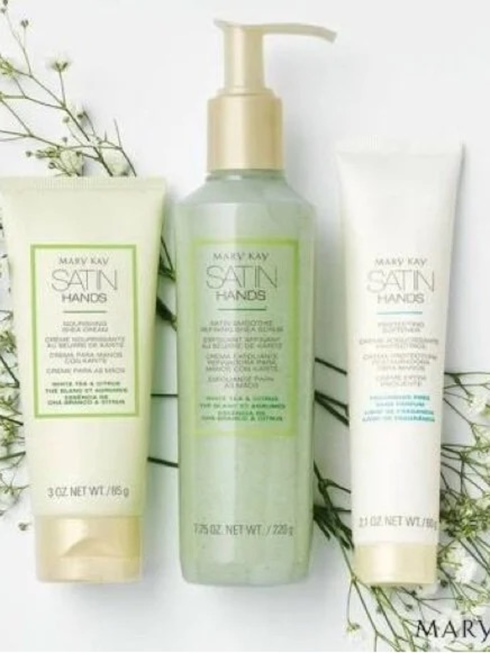 Mary Kay Satin Hands Set in Light Green Packaging